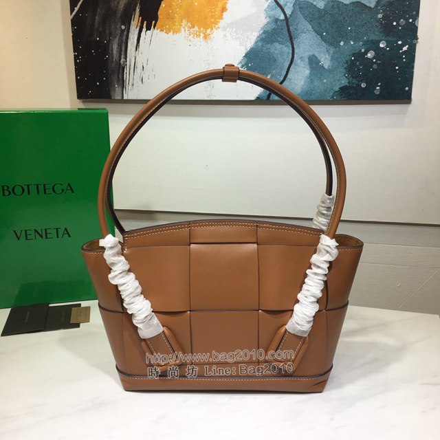 Bottega veneta高端女包 寶緹嘉爆款THE ARCO編織款手提包  BV經典款蝙蝠包  gxz1119